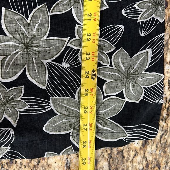 Tommy Bahama Silk Floral Print Short Sleeve Button Down Shirt Size M - Picture 9 of 9